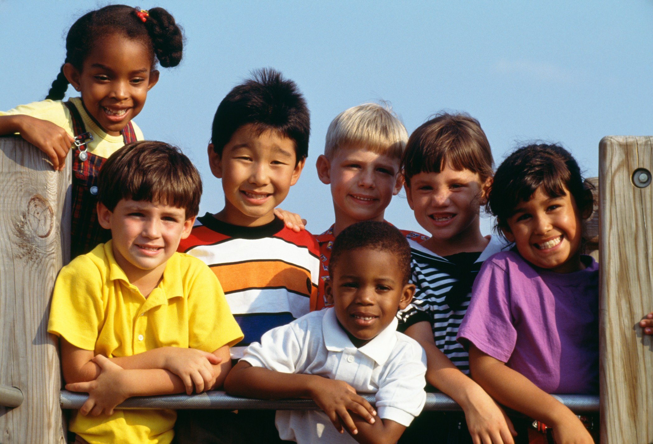 Воспитание детей разных народов. Дети разных народов. Разные дети. Дети с разным цветом кожи. Разные культуры.
