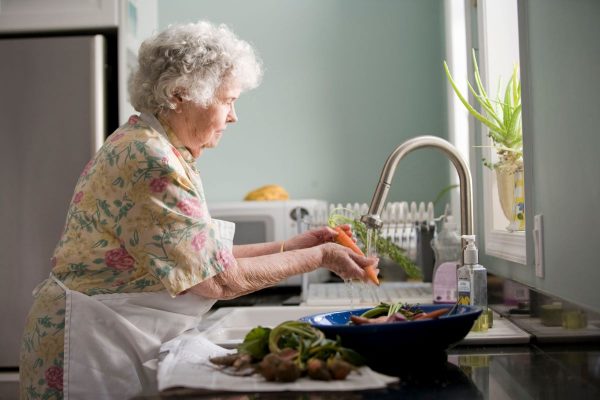 Tips To Help Your Elderly Parents Stay Loved During The Coronavirus